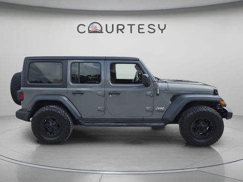 Used 2018 Jeep Wrangler Unlimited Sport S AWD/4WD image 6