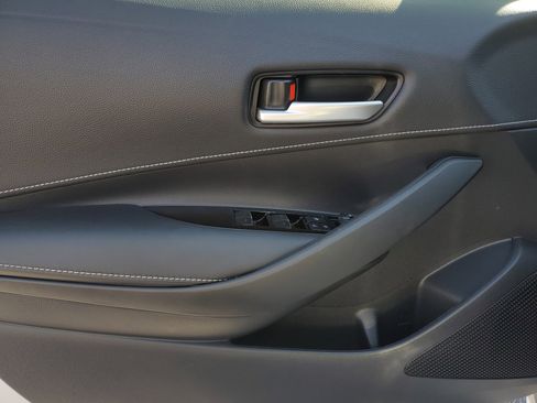 Used 2025 Toyota Corolla SE w/ SE Package image 18