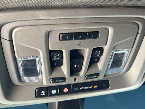 Used 2020 Chevrolet Silverado 1500 LT Trail Boss image 30