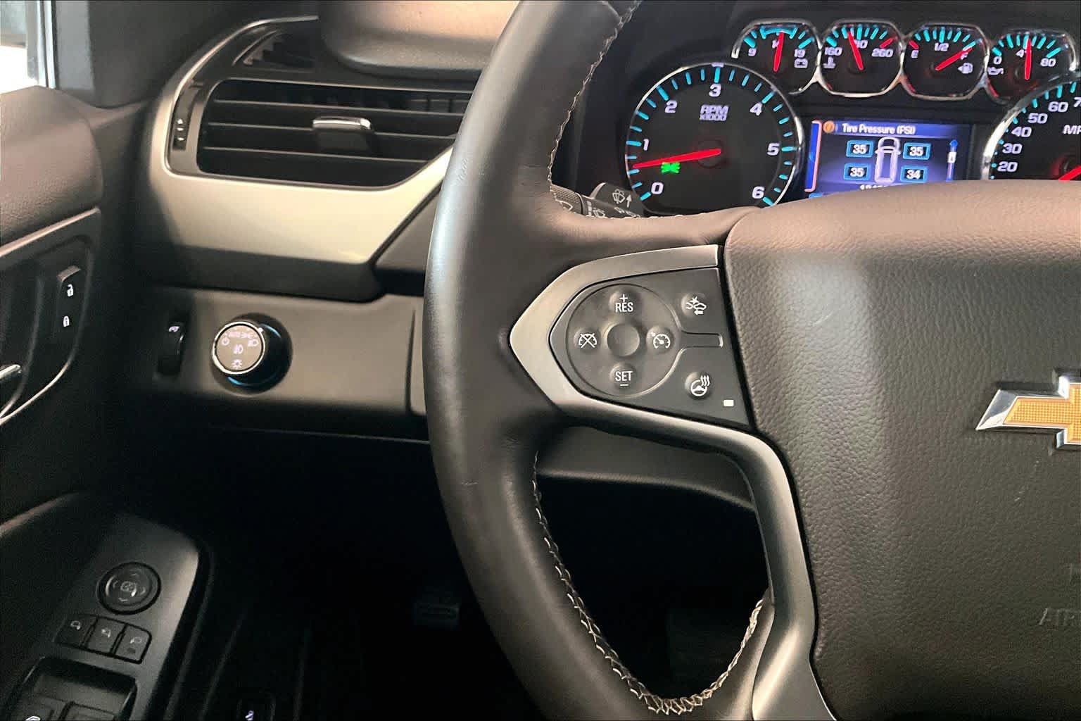 Used 2015 Chevrolet Tahoe LTZ RWD image 23