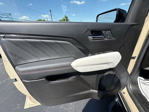 Used 2024 GMC Canyon AT4X image 19