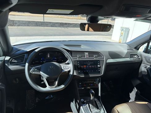 Certified 2024 Volkswagen Tiguan SE image 15