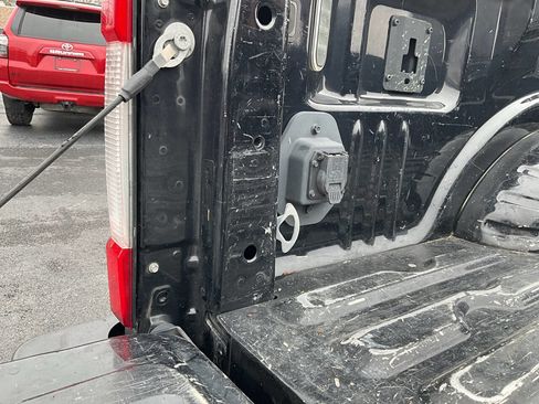 Used 2017 Ford F350 Lariat w/ Chrome Package image 50