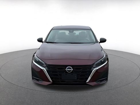 Used 2025 Nissan Altima 2.5 SV image 3