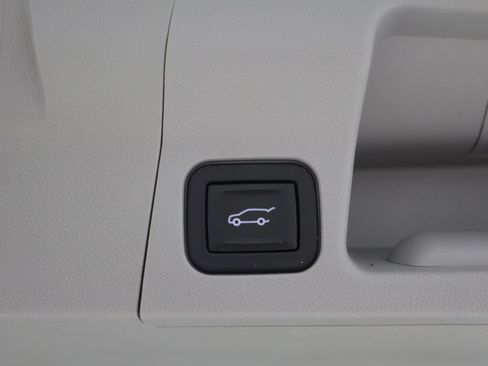 Used 2020 GMC Acadia SLT AWD/4WD image 21