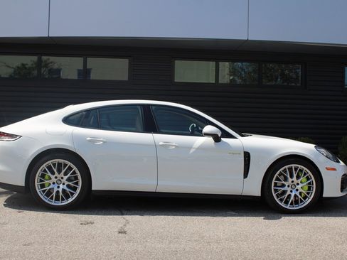Used 2023 Porsche Panamera 4 image 8