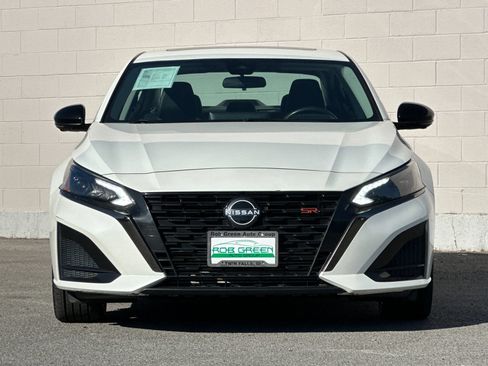 Used 2023 Nissan Altima 2.0 SR FWD image 8