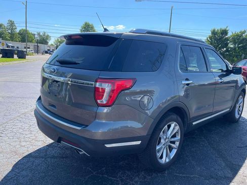 Used 2018 Ford Explorer Limited w/ Equipment Group 301A FWD image 4