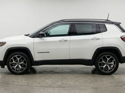 Used 2025 Jeep Compass Limited image 5
