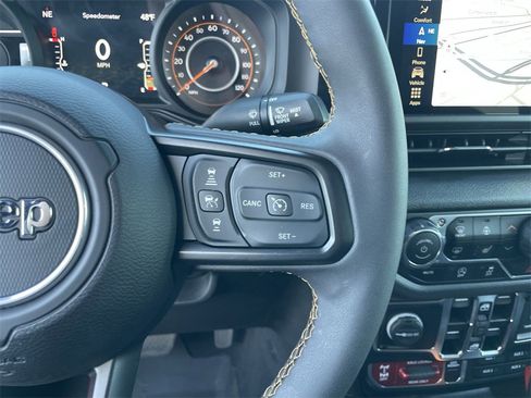 Used 2024 Jeep Gladiator Sport image 17