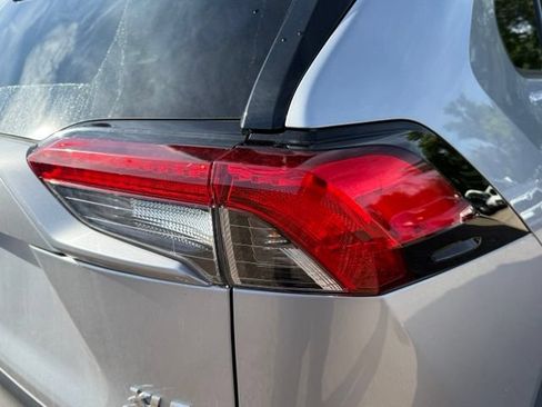 Used 2020 Toyota RAV4 XLE w/ Convenience Package AWD/4WD image 13