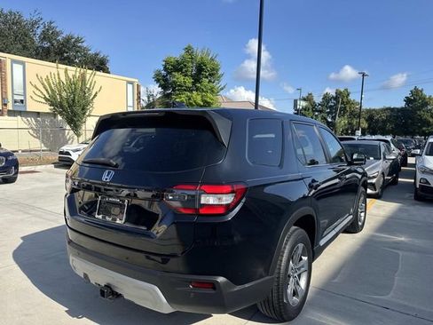 Used 2023 Honda Pilot EX-L image 7