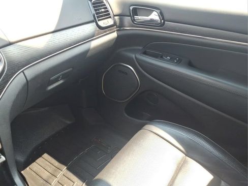 Used 2020 Jeep Grand Cherokee High Altitude AWD/4WD image 23