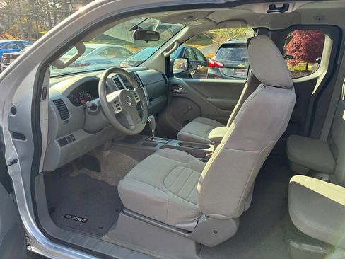 Used 2015 Nissan Frontier S image 10