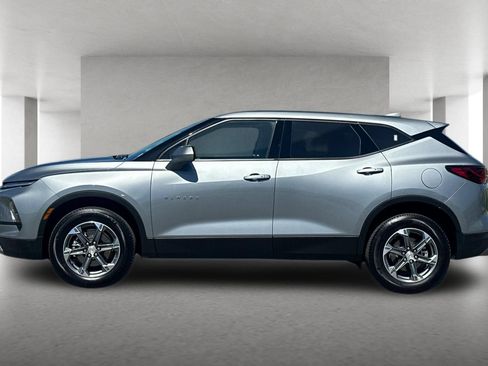 Used 2025 Chevrolet Blazer LT FWD image 7