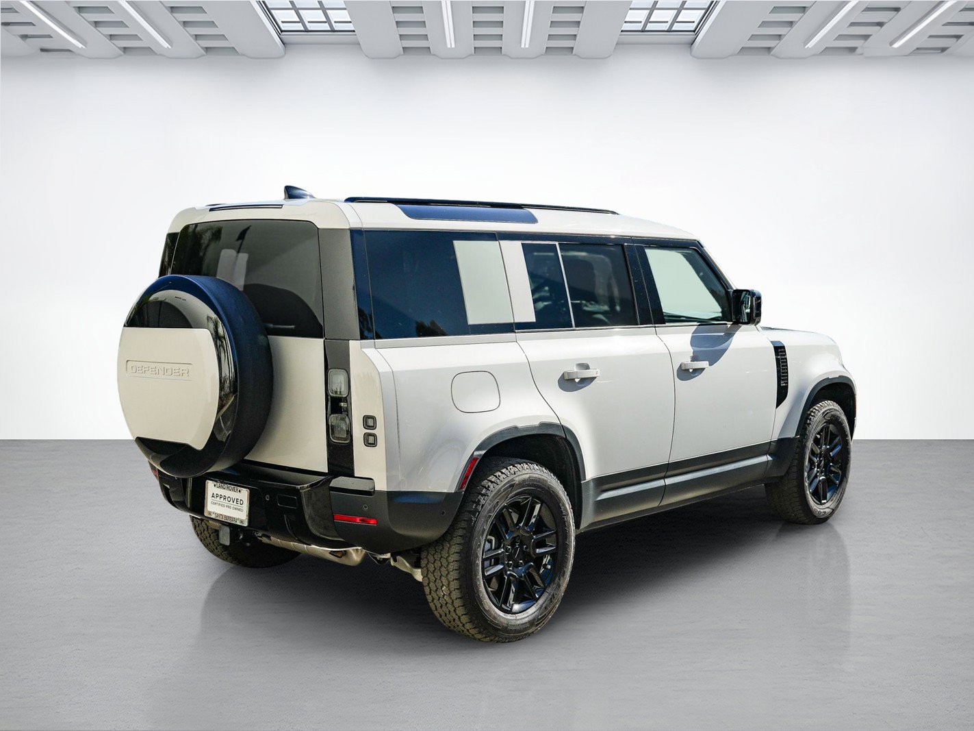 Certified 2026 Land Rover Defender 110 S AWD/4WD image 5