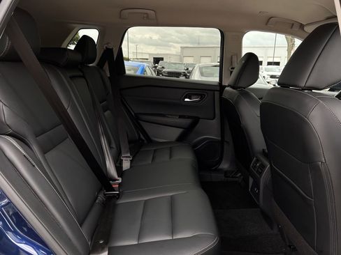 Used 2026 Nissan Rogue SL AWD/4WD image 30