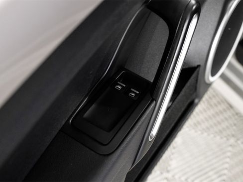 Used 2016 Volkswagen Beetle 1.8T SE image 35