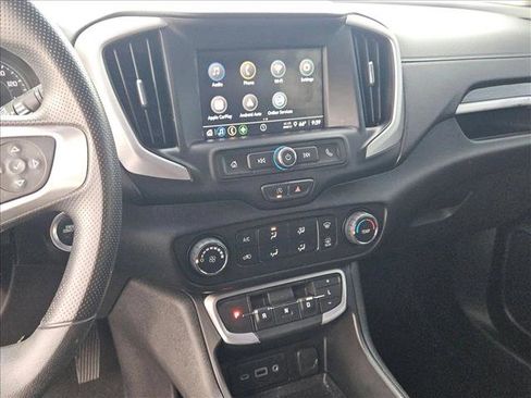 Used 2024 GMC Terrain SLE image 12