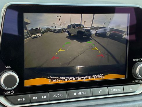 Used 2025 Nissan Rogue SV image 25