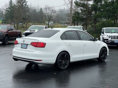 Used 2016 Volkswagen Jetta GLI SE image 3