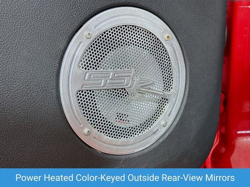 Used 2004 Chevrolet SSR w/ Preferred Equipment Group image 23