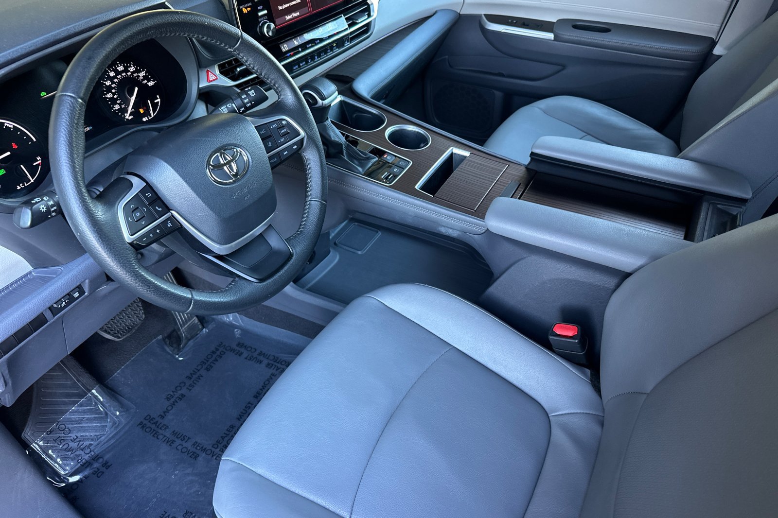 Certified 2023 Toyota Sienna XLE FWD image 12