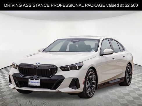 Used 2026 BMW i5 eDrive40 w/ M Sport Package RWD image 3