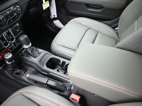 New 2026 Jeep Gladiator Mojave AWD/4WD image 31