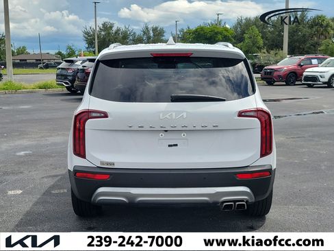 Certified 2022 Kia Telluride S FWD image 5