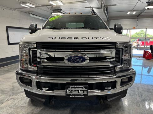 Used 2019 Ford F250 XLT w/ XLT Premium Package AWD/4WD image 3