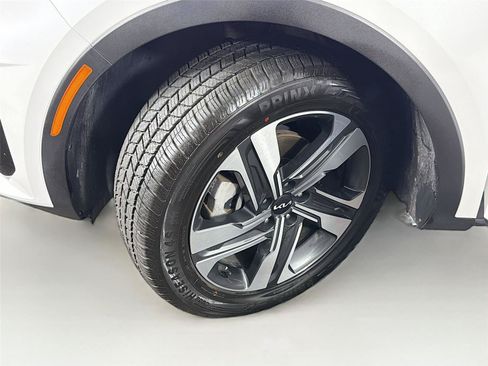 Used 2023 Kia Sorento SX Prestige w/ Panoramic Sunroof Package AWD/4WD image 38
