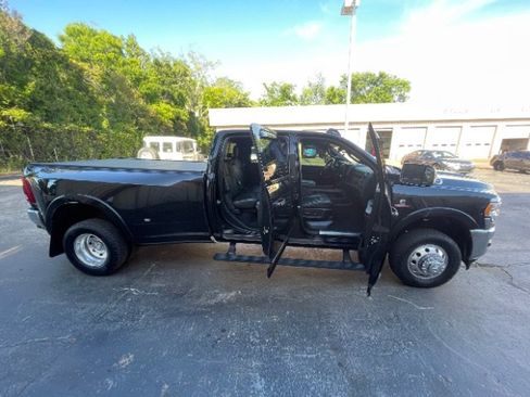 Used 2022 RAM 3500 Limited AWD/4WD image 26