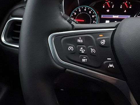 Used 2023 Chevrolet Equinox Premier image 19