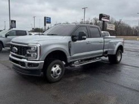 Used 2024 Ford F350 Lariat image 1