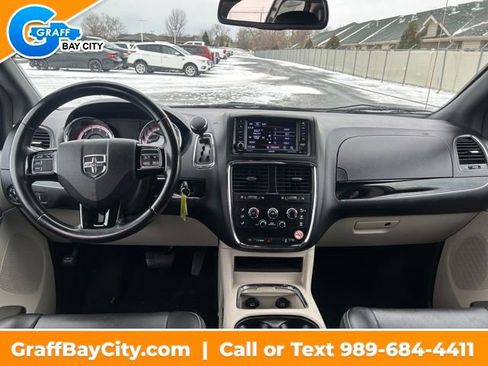 Used 2019 Dodge Grand Caravan SXT image 12