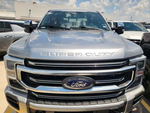 Used 2022 Ford F250 Platinum w/ FX4 Off-Road Package AWD/4WD image 1