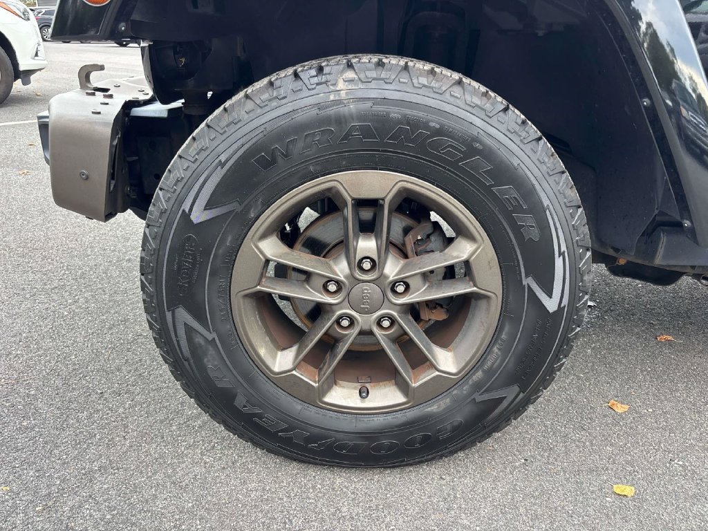 Used 2016 Jeep Wrangler Unlimited Sahara AWD/4WD image 29