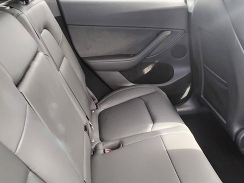 Used 2023 Tesla Model Y AWD image 24