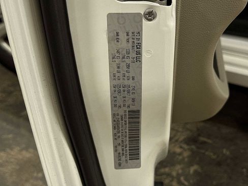 Used 2019 Dodge Grand Caravan SE w/ UConnect Hands-Free Group FWD image 14