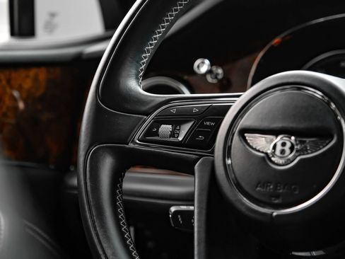 Used 2019 Bentley Bentayga AWD/4WD image 13
