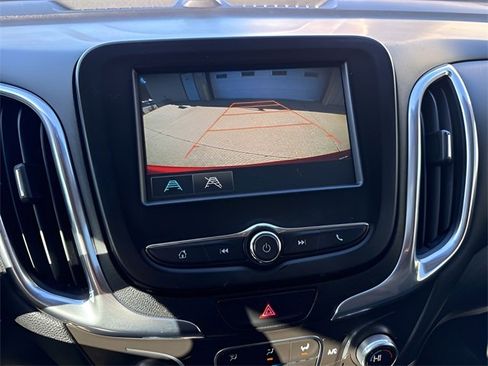 Used 2018 Chevrolet Equinox LT image 20