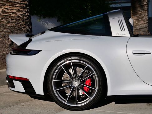 Used 2024 Porsche 911 Targa 4S AWD/4WD image 9