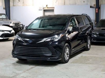Used 2021 Toyota Sienna LE