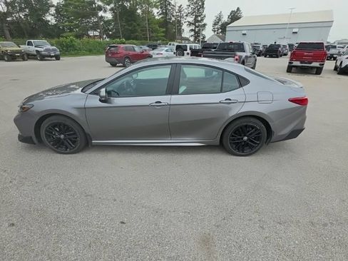 Used 2025 Toyota Camry SE w/ Convenience Package AWD/4WD image 1