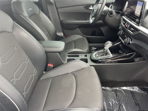 Used 2023 Kia Forte GT-Line w/ GT-Line Premium Package image 13