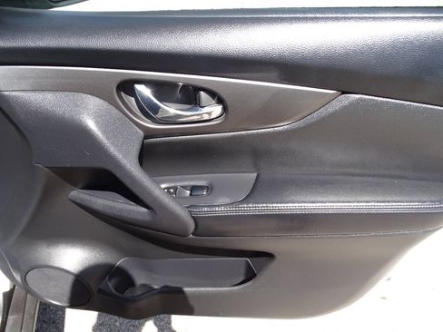 Used 2015 Nissan Rogue AWD S 2.5L 4-Cyl SUV image 33
