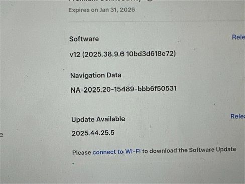 Used 2023 Tesla Model Y Long Range image 31