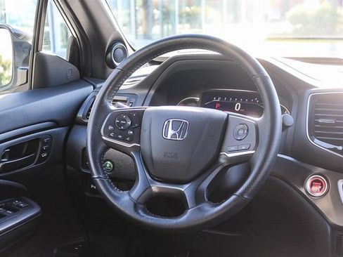 Used 2025 Honda Passport EX-L image 19