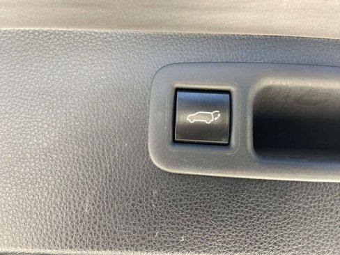 Used 2023 Toyota Highlander XLE FWD image 10